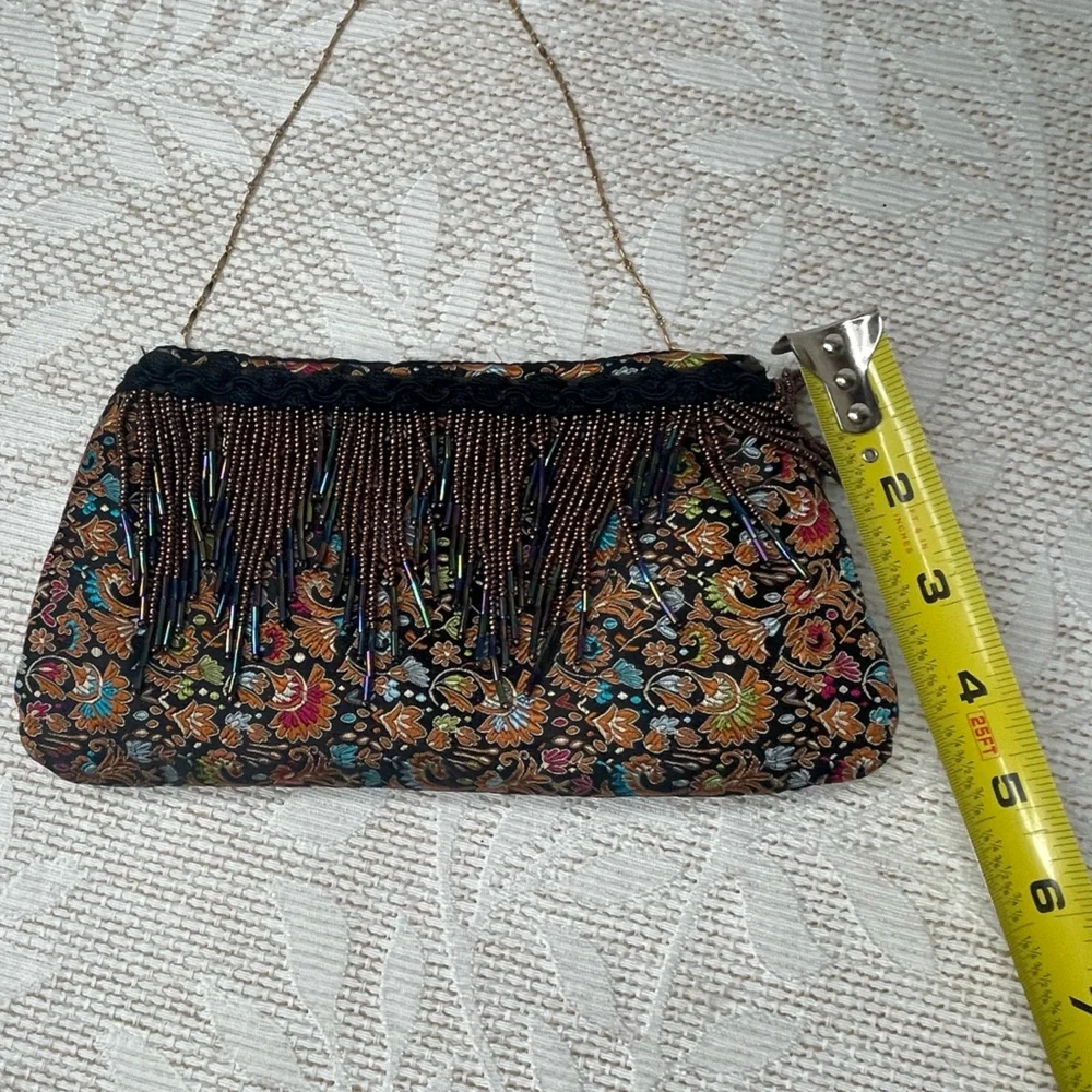 Lisa Violetto Embroidered Women's Clutch